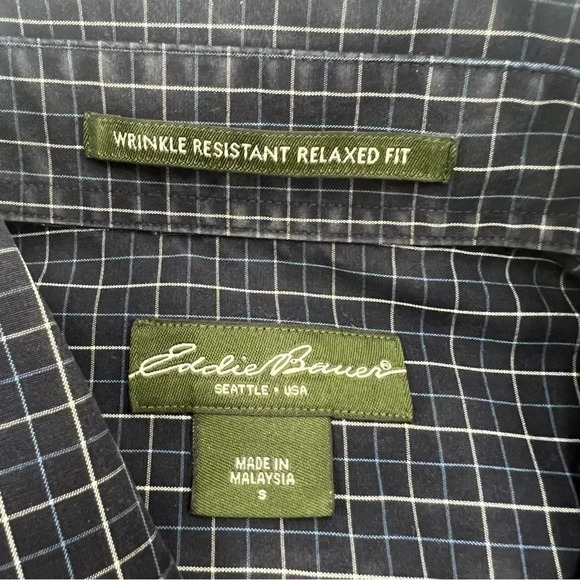 EDDIE BAUER Lot of 2 Men’s S Shirts Button Front Wrinkle Resistant Relax Fit - Picture 4 of 8